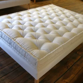 Matelas Garnis de Laine en Flocon, avec une enveloppe coton Bio.